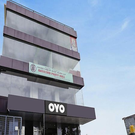 Oyo Flagship Gayathri Lodging & Boarding Ξενοδοχείο Μπανγκαλόρ Εξωτερικό φωτογραφία