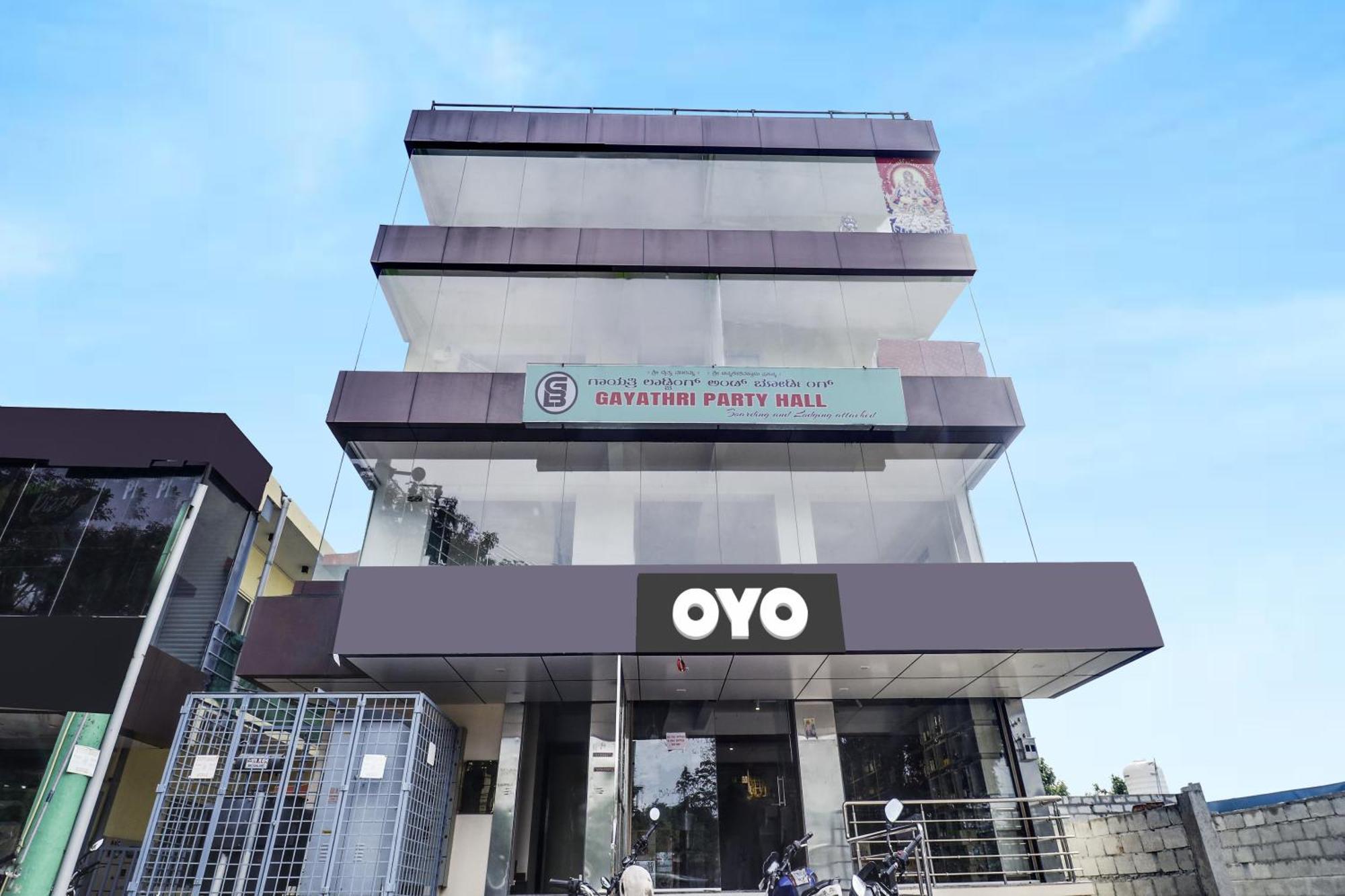 Oyo Flagship Gayathri Lodging & Boarding Ξενοδοχείο Μπανγκαλόρ Εξωτερικό φωτογραφία